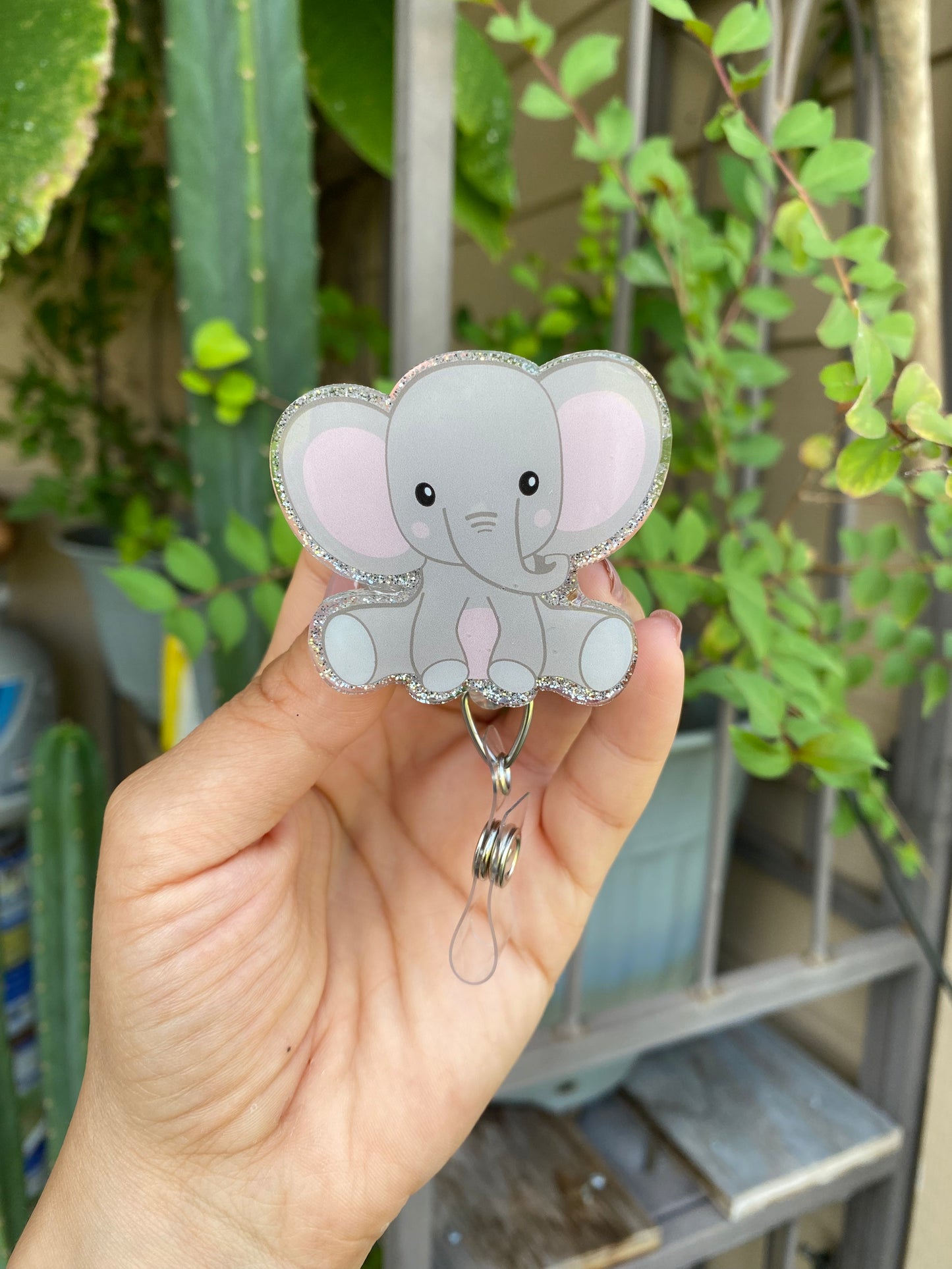 Animal Badge Reel - Sitting Elephant 🐘