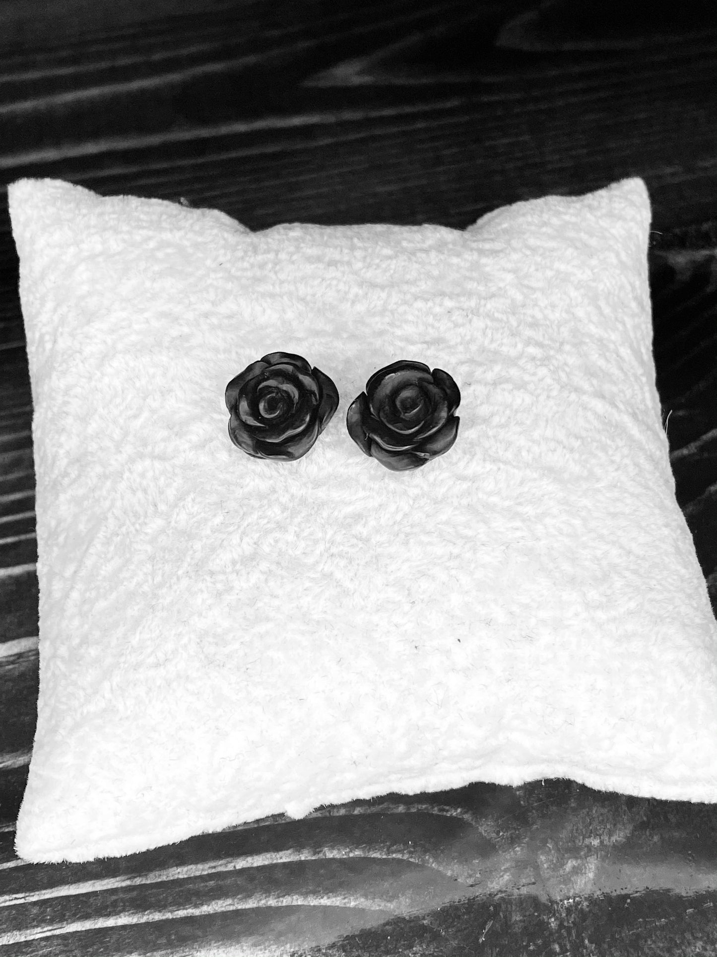 Earring - Studs Black Rose